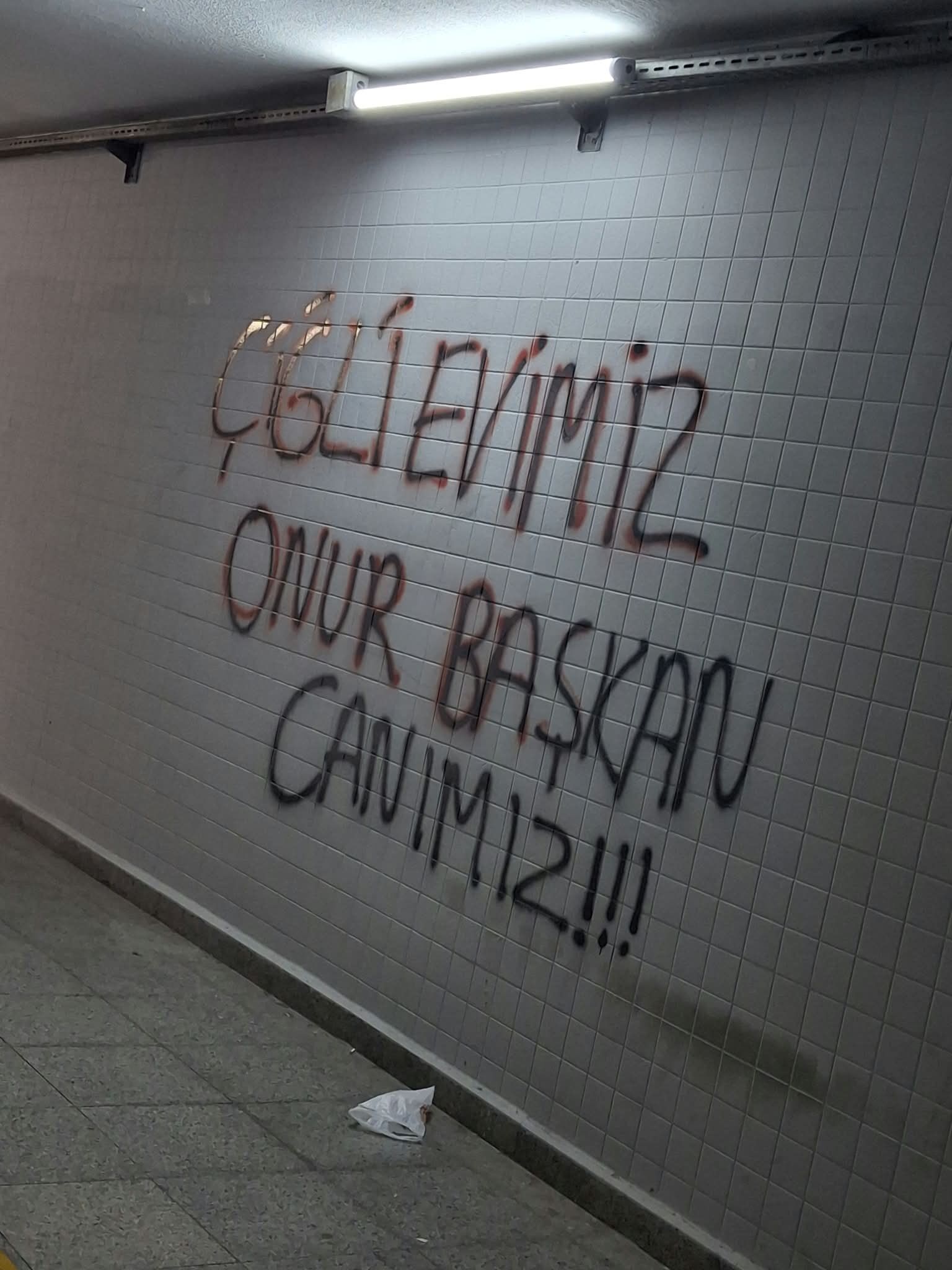 Çiğli Duvar Yazıları