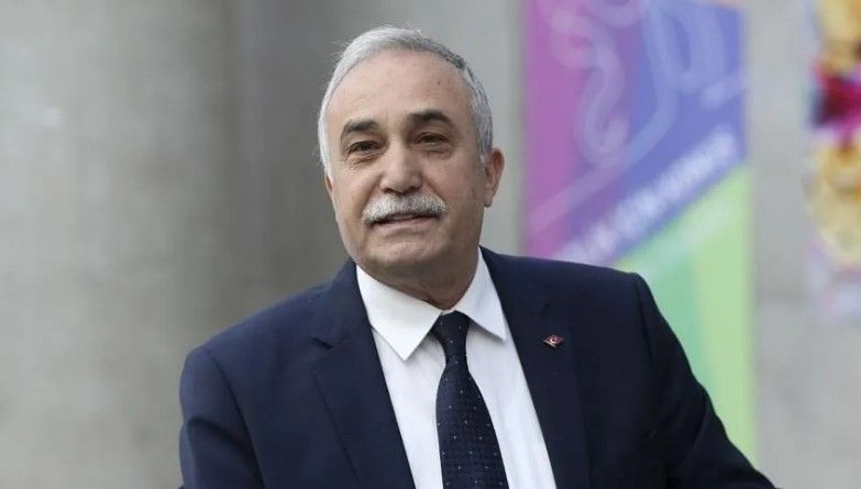 Müsavat Dervişoğlu istifaya davet etmişti, Ahmet Eşref Fakıbaba'nın cevabı gecikmedi