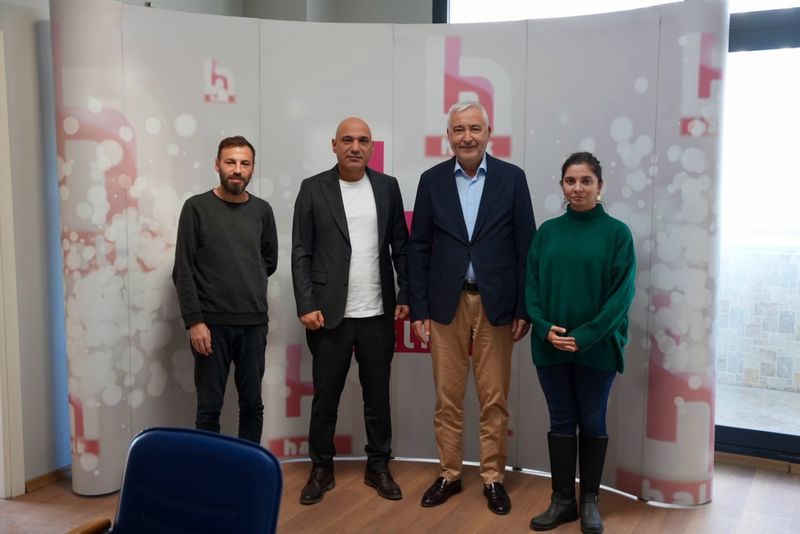 Halk Tv’nin İzmir Ofisine Dayanışma Ziyareti “Basın Emekçilerini Yalnız Bırakmayacağız” (1)