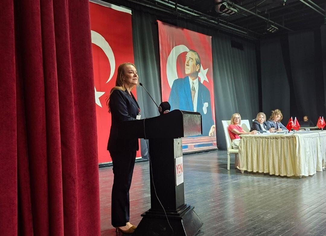 Nilüfer Çınarlı Mutlu: Demokrasi cesaret ister