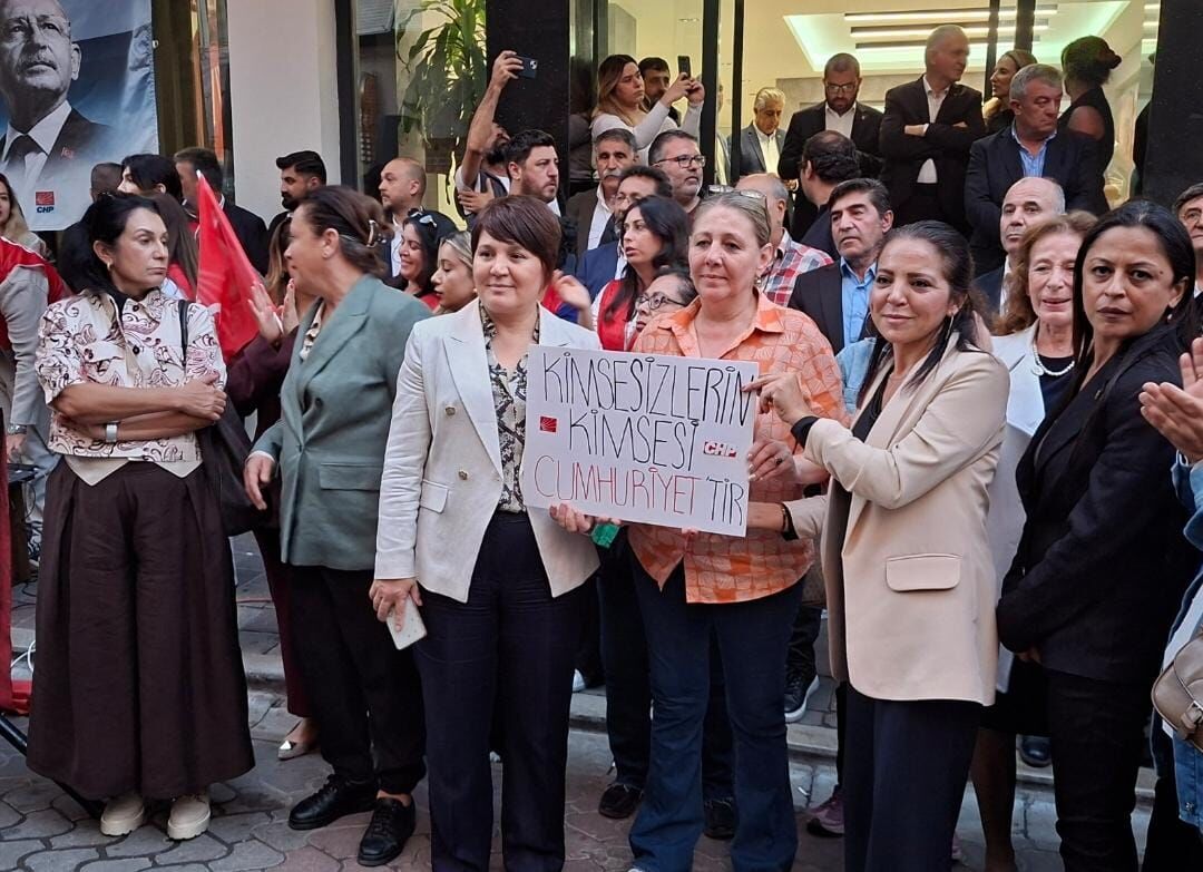 CHP İzmir Cemil Tugay protesto