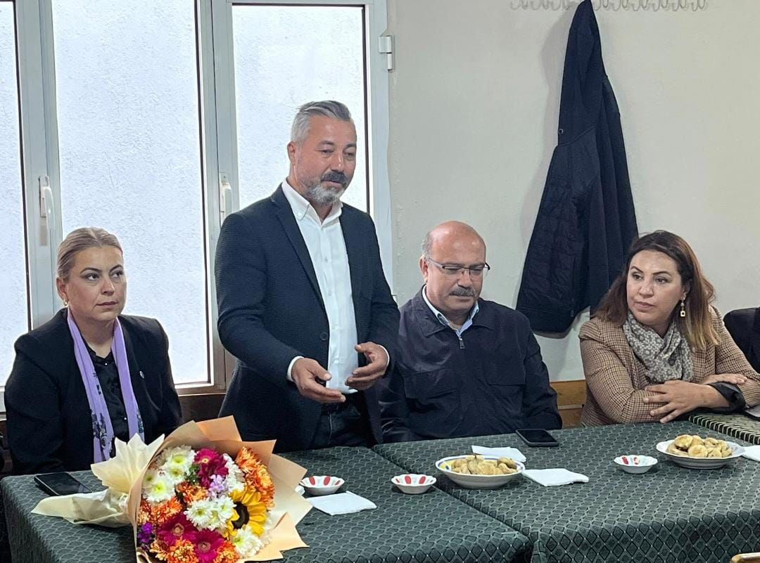 İYİ Parti İzmir'den Tire çıkarması... Mahsuller tarlada kaldı, üreticiler dertli