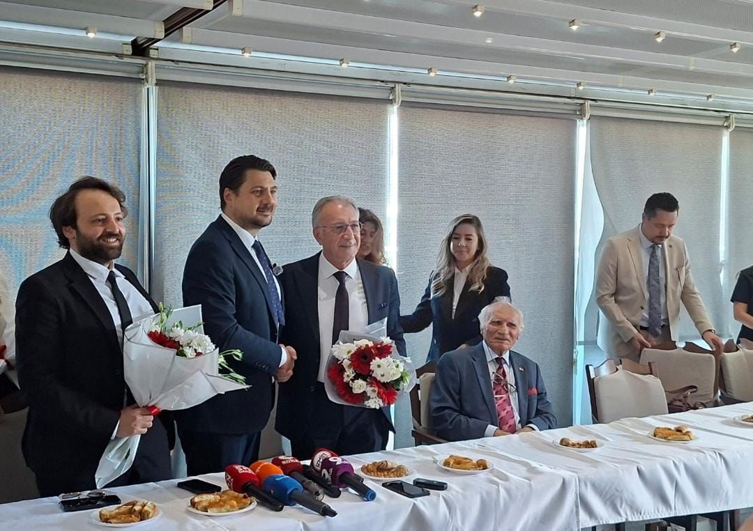 İzmir barosu Cumhuriyetçi grup debir teslim