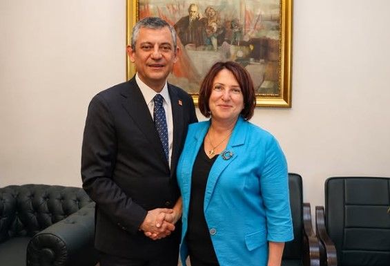 İlkay Girgin Erdoğan ve Özgür Özel