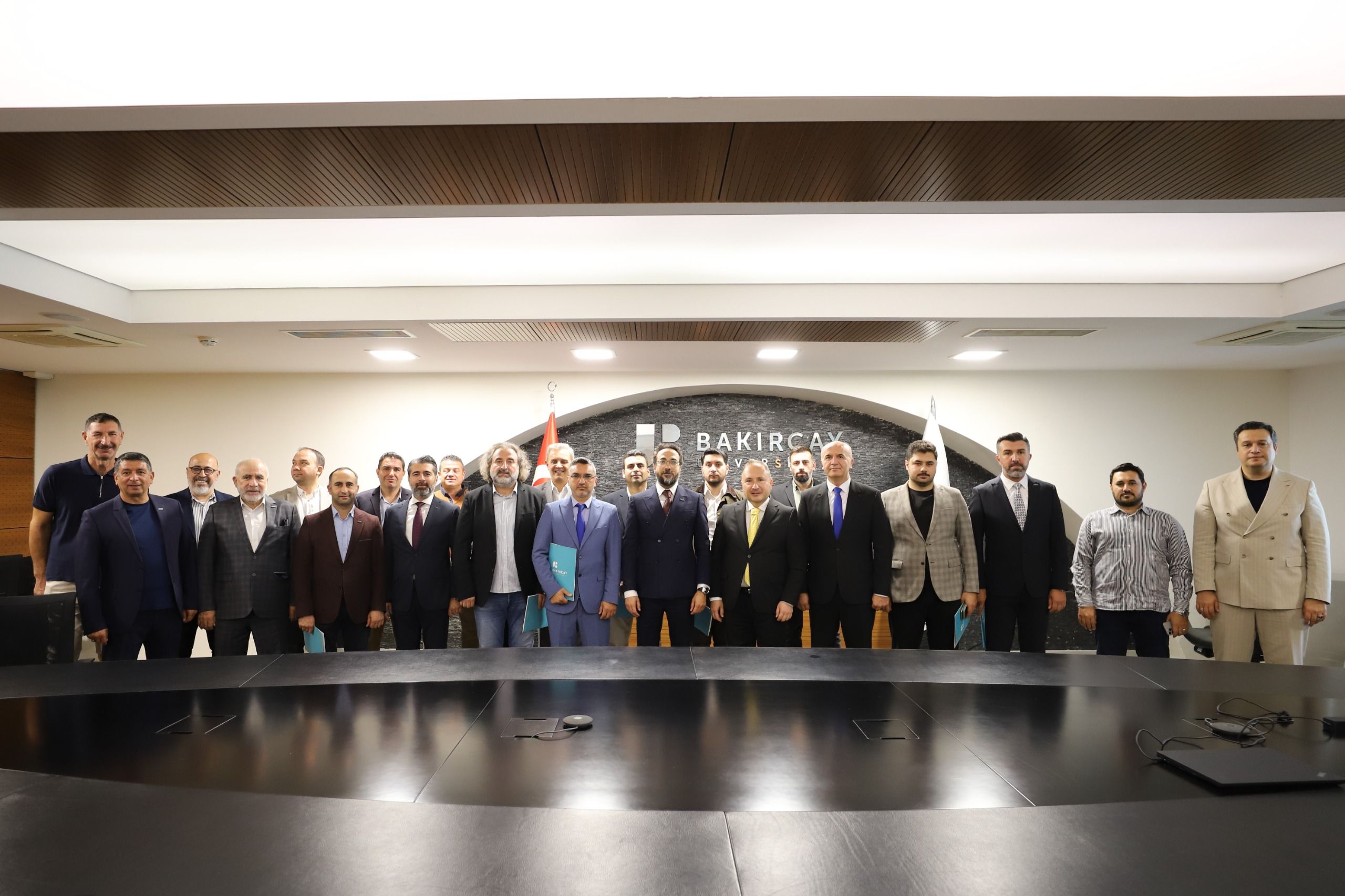 Is Dunyasi Ile Akademi El Ele Bakircay Universitesinde Gelecegin Liderleri Icin Yeni Adim1