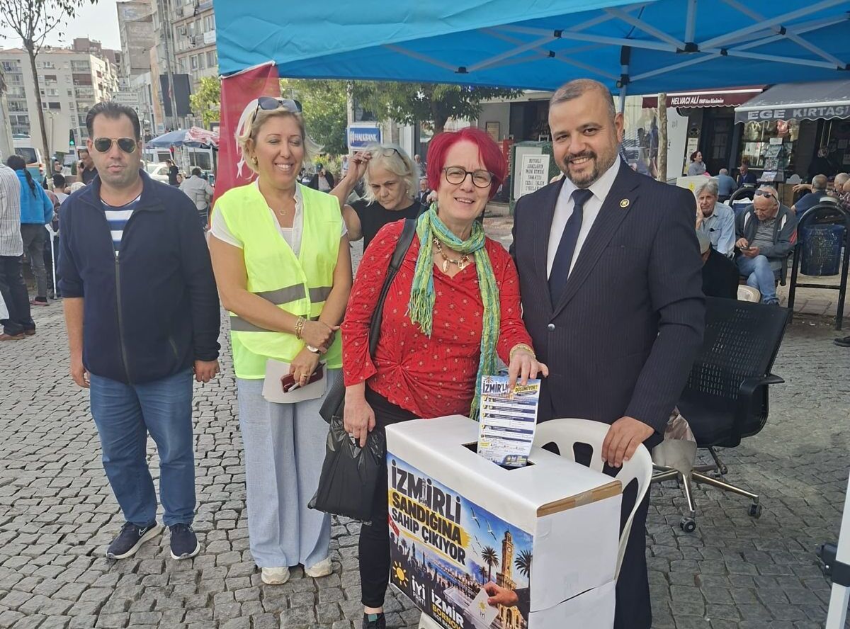 İYİ Parti Bornova'dan Cemil Tugay sonrası anket: “İzmirli ne düşünüyor?”