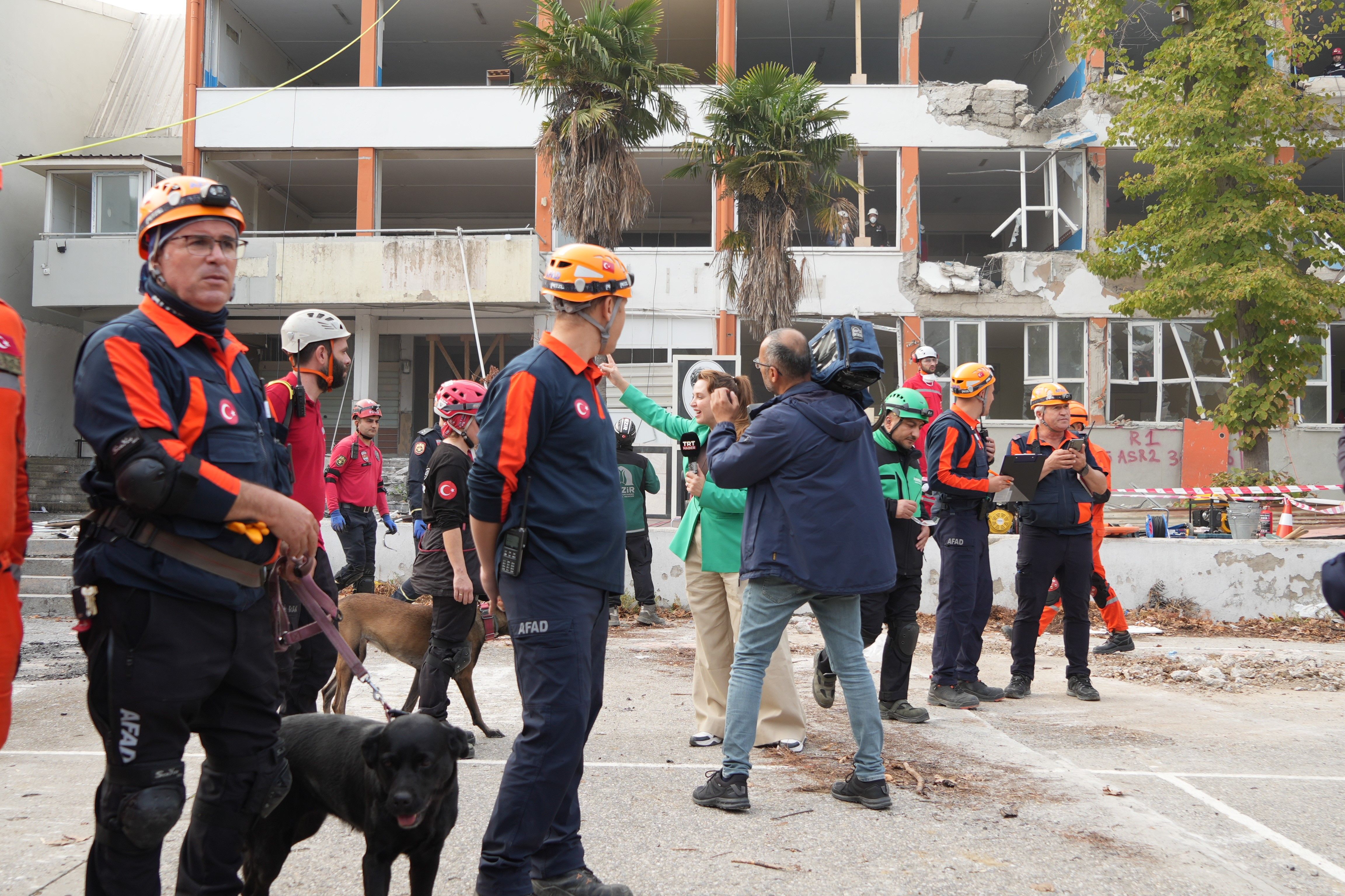 İzmir Depreminin 6’Ncı Yıl Dönümünde Deprem Tatbikatı (1)-1