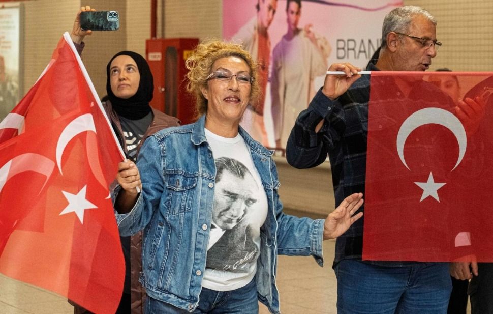 Geniş repertuvarla halkla iç içe kutlama