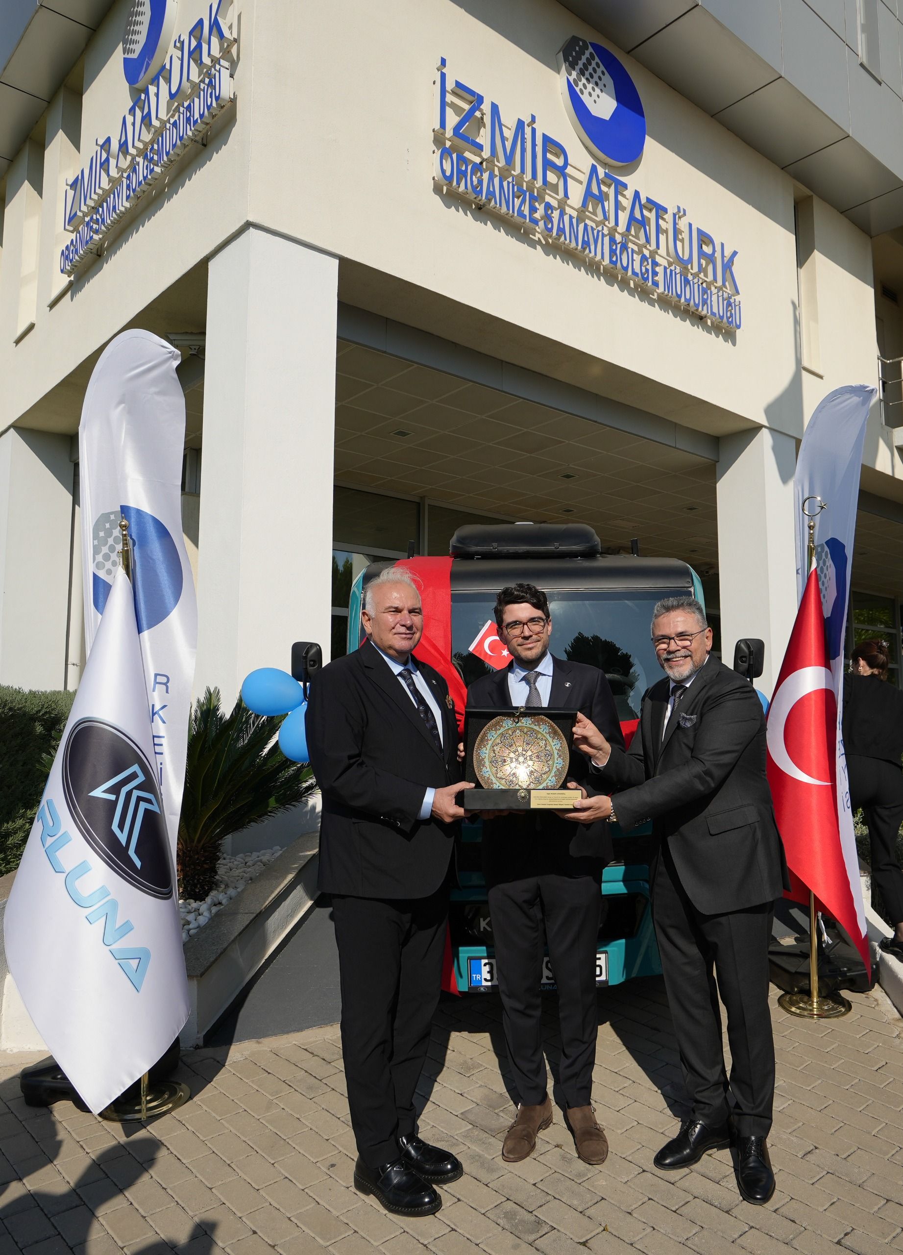 Başkan Karace direksiyona geçti