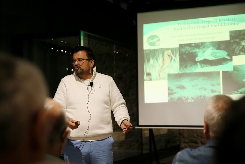 İzmir’de Deniz Canlılarını Tehdit Eden Unsurlar Ele Alındı Akdeniz Fokları Tehlike Altında! (2)