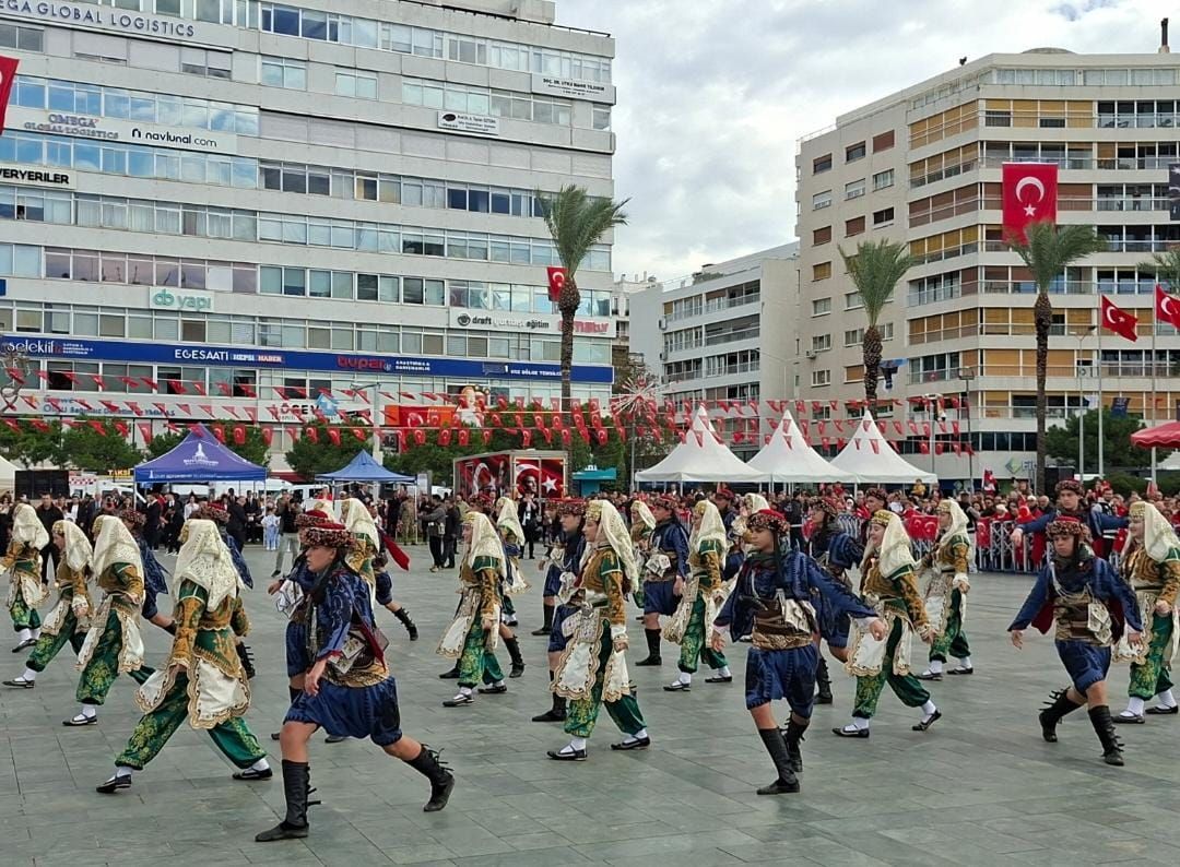 Vatandaş, Cumhuriyet coşkusunu yüreğinde hissetti