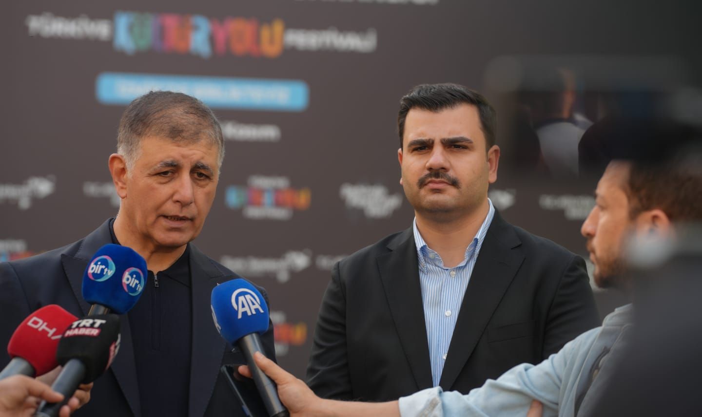 "İzmir festivalleri heyecanla karşılıyor"
