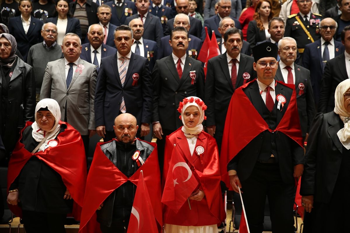 İzmir’in Iki Ilçesinde Cumhuriyet Bayramı Coşkusu Meydanlar Doldu, Gurur Dolu Anlar Yaşandı (5)