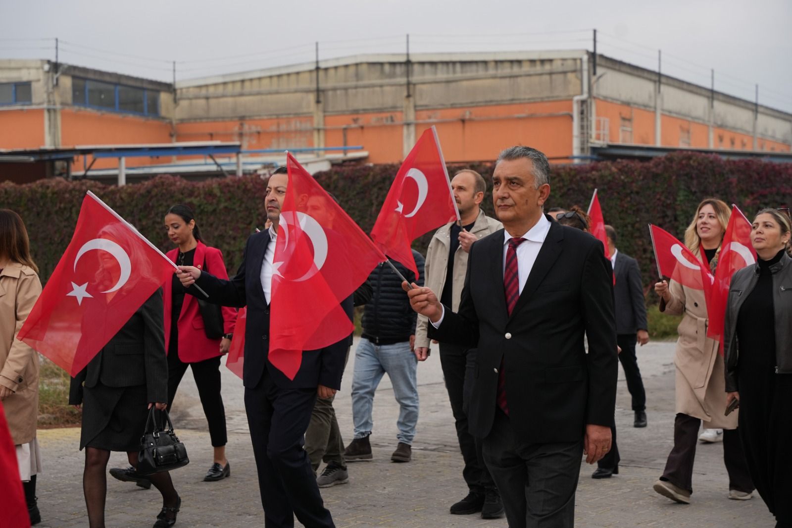 Kosbi̇’de Okullardan Fabrikalara Cumhuriyet Coşkusu! (3)