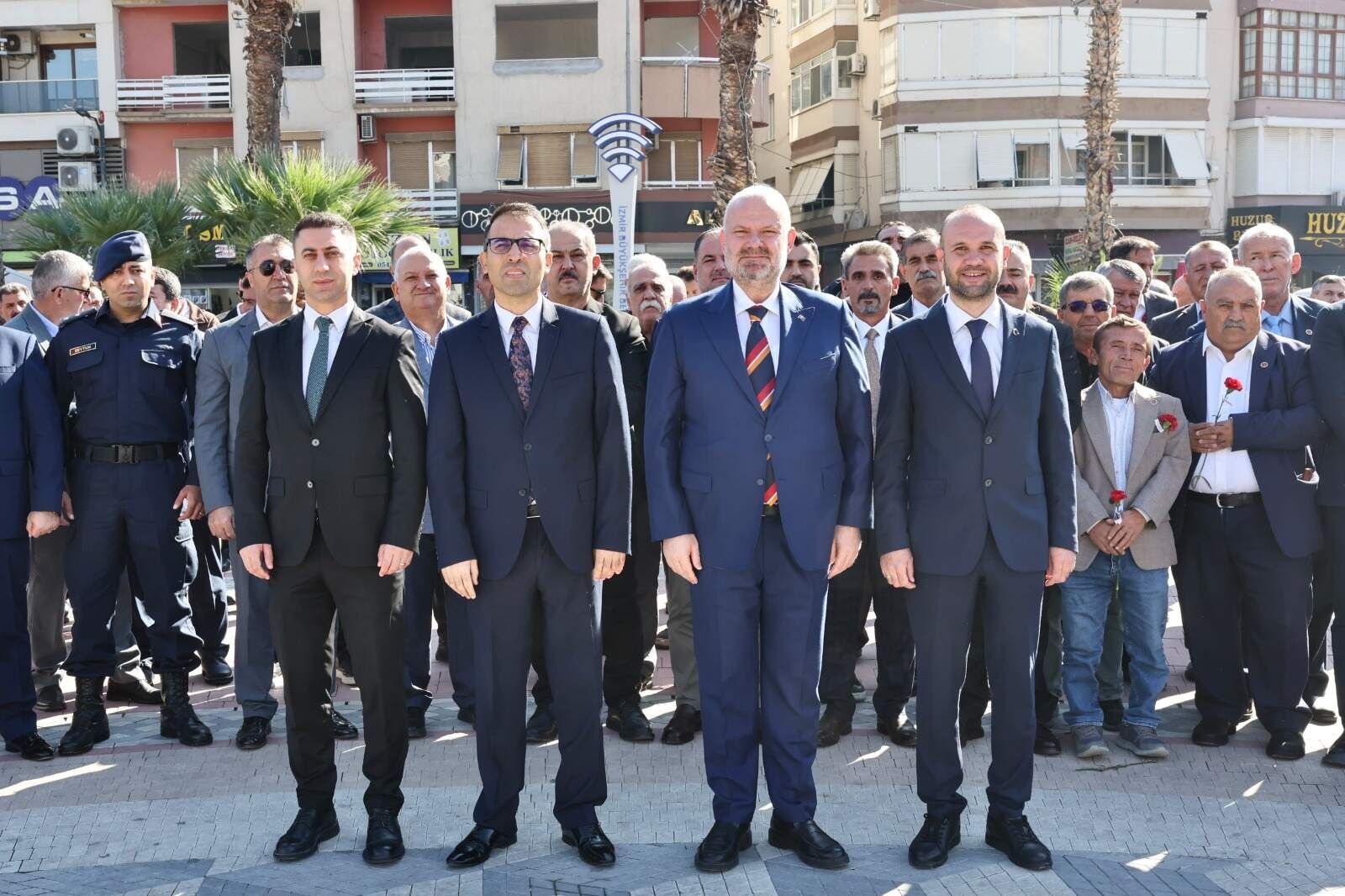 Menemen’de Muhtarlar Günü! Pehlivan’dan “yol arkadaşı” vurgusu