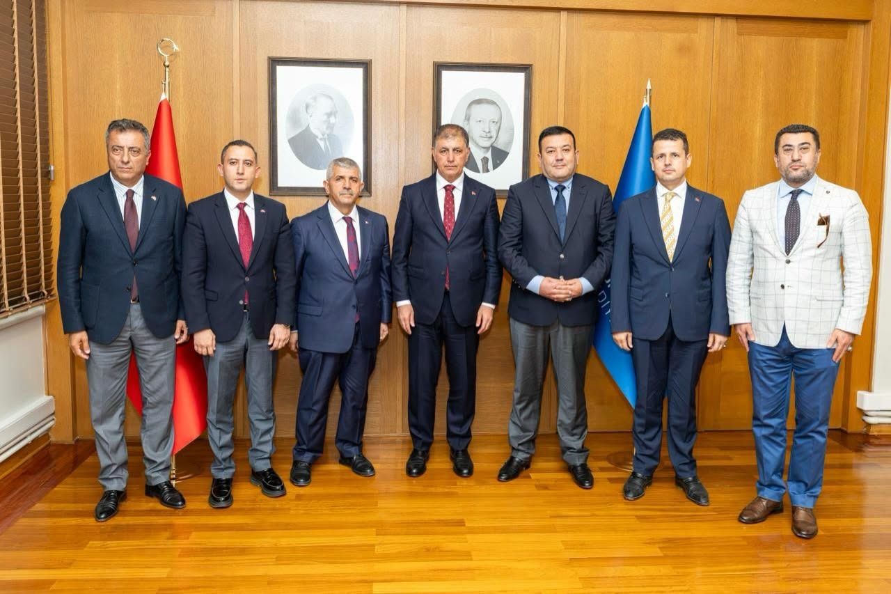 Mhp İzmir İl Başkanı Veysel Şahin’den Cemil Tugay’a Ziyaret Büyükşehir'de Yeni Dönem Mesajı (1)
