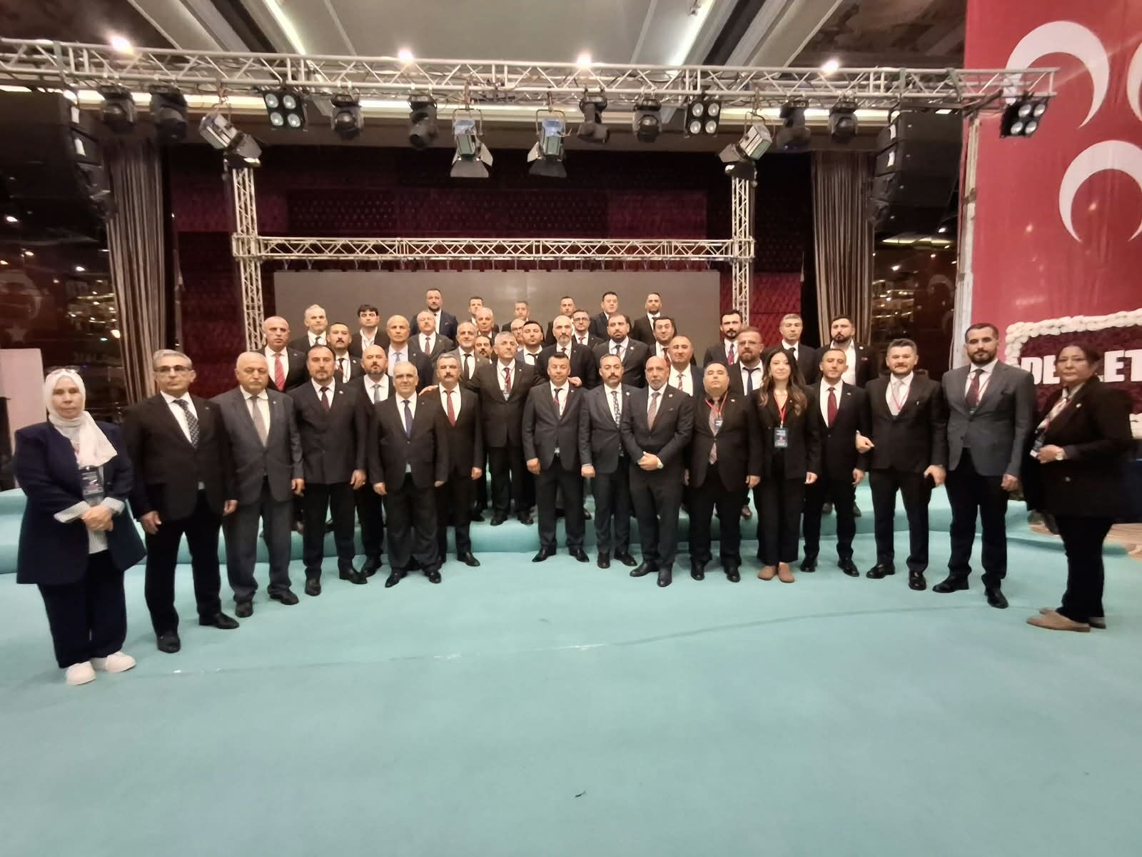 MHP İzmir’de ‘dev kadro’ görevde: Çiftçisi de var akademisyeni de!
