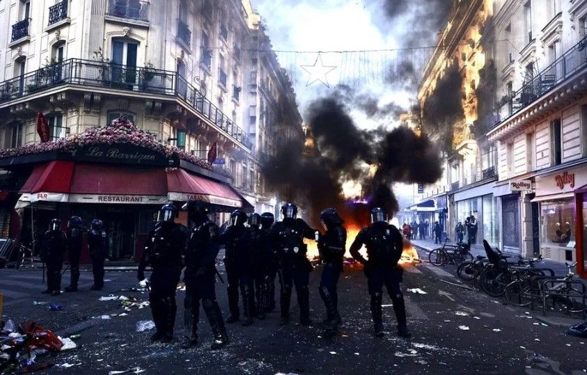 Paris’e gidecekler dikkat! Fransa’da protesto alarmı: İşte eylem tarihleri ve en riskli bölgeler