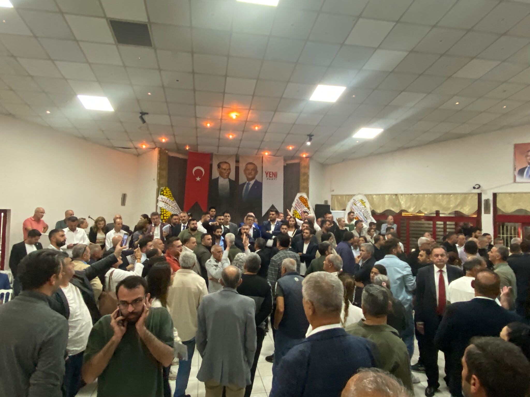 Su Şişeleri Havada Uçuştu (2)